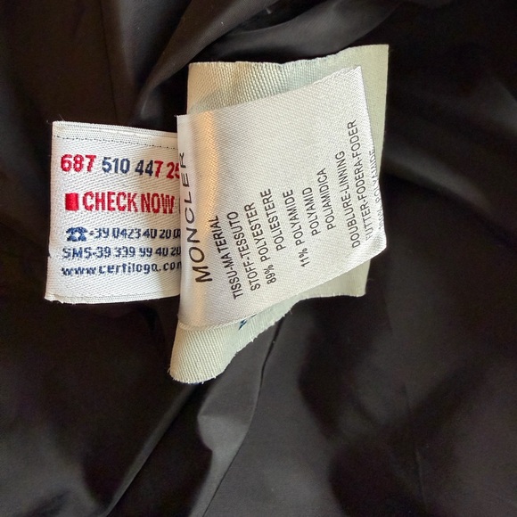 Moncler Black Puffer Coat with Fur Hood ( Read full description) - Picture 11 of 17